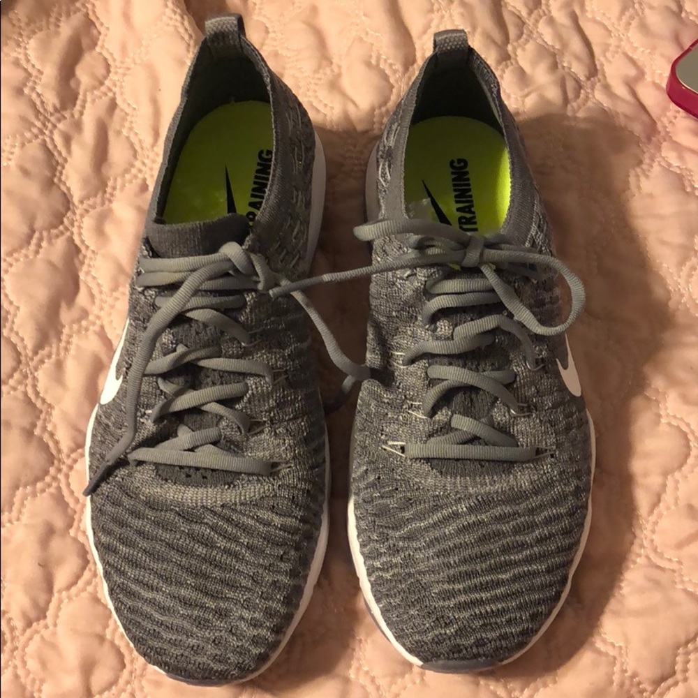Nike zoom size 7 women’s
